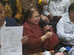Bawa-bawa Ikan Asin, Farhat Abbas Dukung Elza Syarief Lawan Nikita Bawa-bawa Ikan Asin, Farhat Abbas Dukung Elza Syarief Lawan Nikita