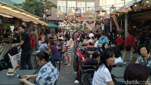 Serunya Kulineran di Kampoeng Tempo Doloe, Ada Ratusan Makanan Legendaris hingga Kekinian