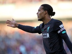 Hasil Studi: Van Dijk Bukan Bek Terbaik Eropa