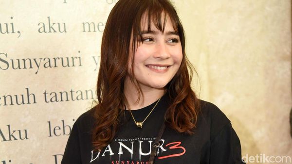 Prilly Latuconsina Ubah Gaya Rambut dengan Poni, Yay or Nay?