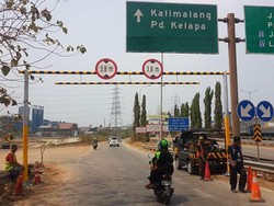 Dishub Kembali Pasang Portal Penghadang Truk di Exit Tol Kalimalang 2