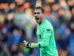 Adrian kembali menunjukkan performa solid di bawah mistar Liverpool. Kiper Spanyol itu membuat sejumlah penyelamatan penting di babak pertama dalam kemenangan 3-0 di markas Burnley. Foto: Carl Recine / Action Images via Reuters