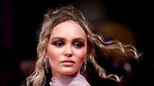 Potret Cantiknya Putri Johnny Depp di Venice Film Festival