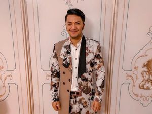 Sakit Hati Ibu Di-Bully Netizen, Ihsan Tarore Nyaris Mundur dari Dunia Hiburan Sakit Hati Ibu Di-Bully Netizen, Ihsan Tarore Nyaris Mundur dari Dunia Hiburan