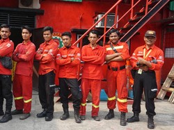 Perjuangan Pemadam Kebakaran Hutan, Dikejar Api sampai Beruang Madu