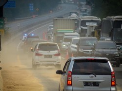 Macet di Tol Cikampek Arah Jakarta, Contraflow Sepanjang 14 Km Diberlakukan