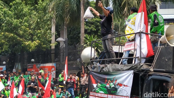 Didemo Driver Gojek, Begini Komentar Bos Taksi Malaysia