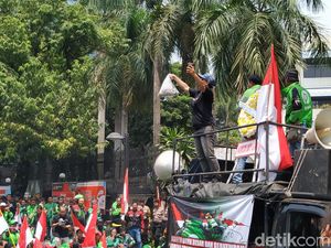 Driver Gojek Kumpulkan Koin Buat Ongkos Bos Taksi Malaysia Driver Gojek Kumpulkan Koin Buat Ongkos Bos Taksi Malaysia