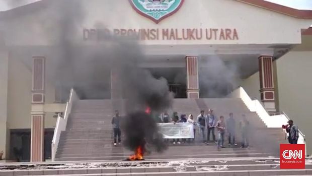 Dokter Pimpin Aksi Tolak Kenaikan Iuran BPJS di Maluku Utara