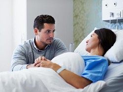 Saat Anak Lahir Cacat, Ini Saran Psikolog untuk Pasangan Muda