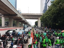 Demo Kedubes Malaysia, Driver Gojek Tuntut Bos Big Blue Taxi Minta Maaf