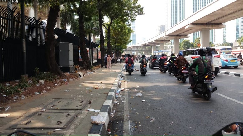Massa Demo Depan Kedubes Malaysia Bubar, Lalin Rasuna Said Kembali Lancar