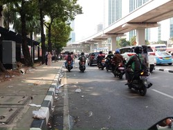 Massa Demo Depan Kedubes Malaysia Bubar, Lalin Rasuna Said Kembali Lancar