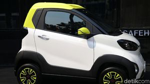 Mobil Listrik Mungil Wuling E100 Hadir di Jakarta