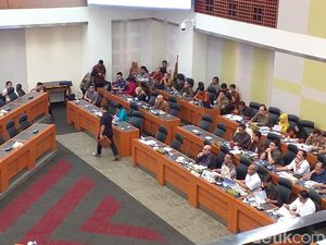 DPR Cecar Pemerintah soal Data Penerima Subsidi Elpiji 3 Kg