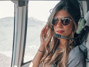 Kenalan dengan Pilot Helikopter Cantik, Luana Torres