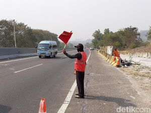Olah TKP Tabrakan Beruntun Tol Cipularang, Contraflow Selama 2 Jam Olah TKP Tabrakan Beruntun Tol Cipularang, Contraflow Selama 2 Jam
