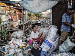 Anies Minta Pelindo Bersihkan Sampah di Kampung Bengek