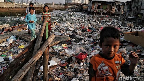 Jorok! Lautan Sampah Kepung Kampung Bengek Jakut