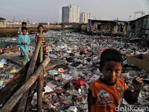 Jorok! Lautan Sampah Kepung Kampung Bengek Jakut