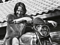 Ngeri, Keanu Reeves Punya Bekas Luka Gegara Lampu Motor Mati di Malam Hari