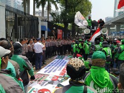 Driver Gojek Demonstrasi, Kedubes Malaysia Dijaga Polisi