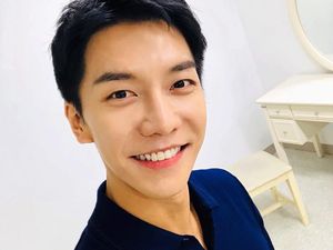 Gaya Lee Seung Gi yang Viral Karena Jajan Cenil Lupis di Jogja Gaya Lee Seung Gi yang Viral Karena Jajan Cenil Lupis di Jogja