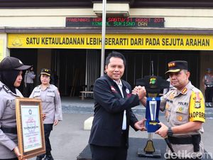 Bantu Operasi Bayi Sulit Buang Air Kecil, Polres Jakut Dapat Penghargaan