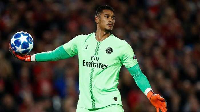 LIVERPOOL, ENGLAND - SEPTEMBER 18:  Goalkeeper, Alphonse Areola of PSG throws the ball out during the Group C match of the UEFA Champions League between Liverpool and Paris Saint-Germain at Anfield on September 18, 2018 in Liverpool, United Kingdom.  (Photo by Julian Finney/Getty Images)