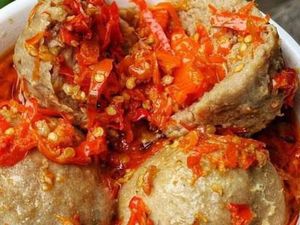 5 Makanan Pedas Paling Populer, Ada Ayam Geprek hingga Bakso Mercon 5 Makanan Pedas Paling Populer, Ada Ayam Geprek hingga Bakso Mercon