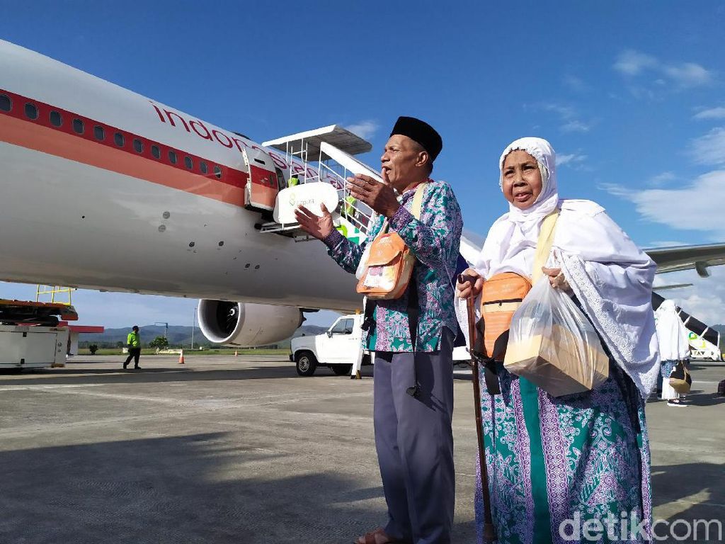 392 Jemaah Haji Kloter 1 Embarkasi Aceh Tiba di Tanah Air