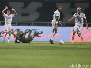 Teco Memang Fokus Benahi Lini Belakang Saat Datang ke Bali United