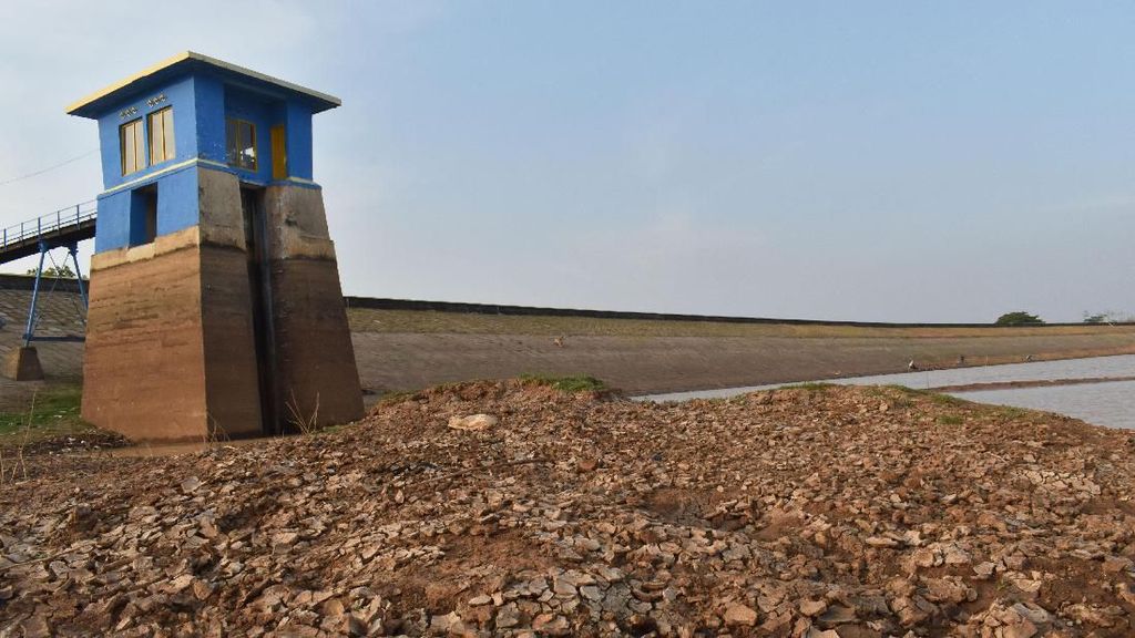 Kemarau Panjang: Sungai Surut, Sawah & Warga Kesulitan Air Bersih