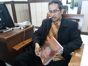 Alasan Pembatalan Acara Bedah Disertasi Seks Halal di Luar Nikah Alasan Pembatalan Acara Bedah Disertasi Seks Halal di Luar Nikah
