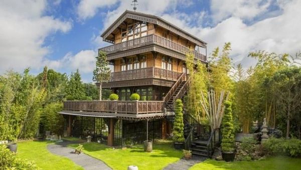 Fantastis, Rumah Mewah dengan Pantai Indoor Dijual Rp 48 Miliar