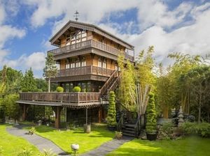 Fantastis, Rumah Mewah dengan Pantai Indoor Dijual Rp 48 Miliar