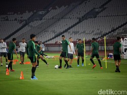 Timnas Indonesia senior berada satu grup dengan Malaysia, Thailand, Uni Emirat Arab, dan Vietnam.