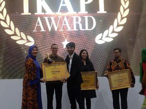 Albuk 11:11 Bawa Fiersa Besari Raih Penghargaan di IIBF 2019 Albuk 11:11 Bawa Fiersa Besari Raih Penghargaan di IIBF 2019