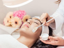 Wajah Anti Flek Hitam? Yuk Kenalin Diamond Bright Intensive Serum