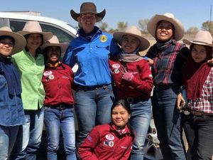 20 Mahasiswa Indonesia Mencari Ilmu dari Luasnya Peternakan Australia Utara