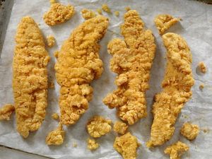 Begini Cara Tepat Hangatkan Sisa Fried Chicken