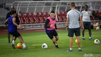Kabar baik hadir untuk Timnas Malaysia menjelang duel dengan Indonesia di Kualifikasi Piala Dunia 2022. Pemain naturalisasi Mohamadou Sumareh sudah fit dan siap tampil.