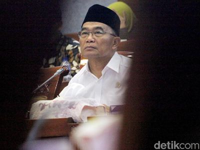 Mendikbud Bahas Anggaran Bareng Komisi X DPR