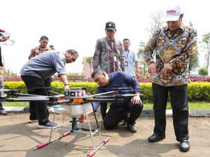 Percepat Tanam di Musim Kemarau, Kementan Tebar Benih Pakai Drone