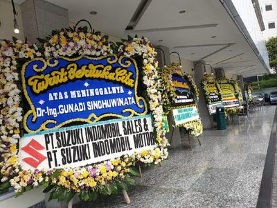 Karangan Bunga Untuk Gunadi Sindhuwinata