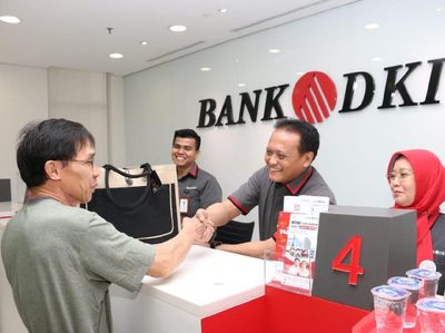 Saat Direksi Turun Langsung Layani Pelanggan