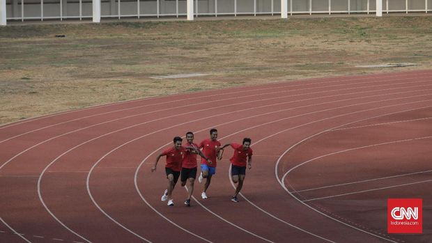 Pelatnas Atletik Tim estafet putra 4x100 meter Tim estafet putra 4x100 meter mengikuti pemusatan latihan nasional (Pelatnas) Atletik di Stadion Madya Gelora Bung Karno, Jakarta, Selasa, 3 September 2019. PB PASI terus memberikan latihan kepada atlet-atlet atletik sebagai persiapan ajang SEA Games 2019 di Filipina .