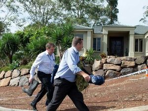 Sidang Novy Chardon, Ada Kotak Misterius Diduga Berisi Borgol dan Peluru