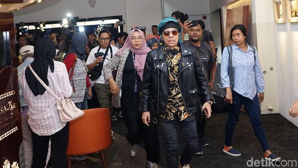 Momen Sebelum Atta Halilintar Jatuh saat Hindari Awak Media