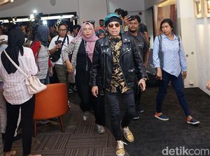 Momen Sebelum Atta Halilintar Jatuh saat Hindari Awak Media